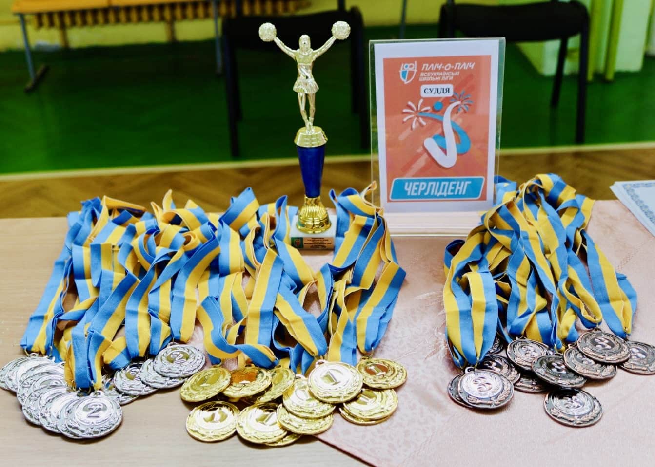 «Invincible girls» принесли Ужгородському ліцею «Лідер» перемогу в обох вікових категоріях змагань з черліденгу