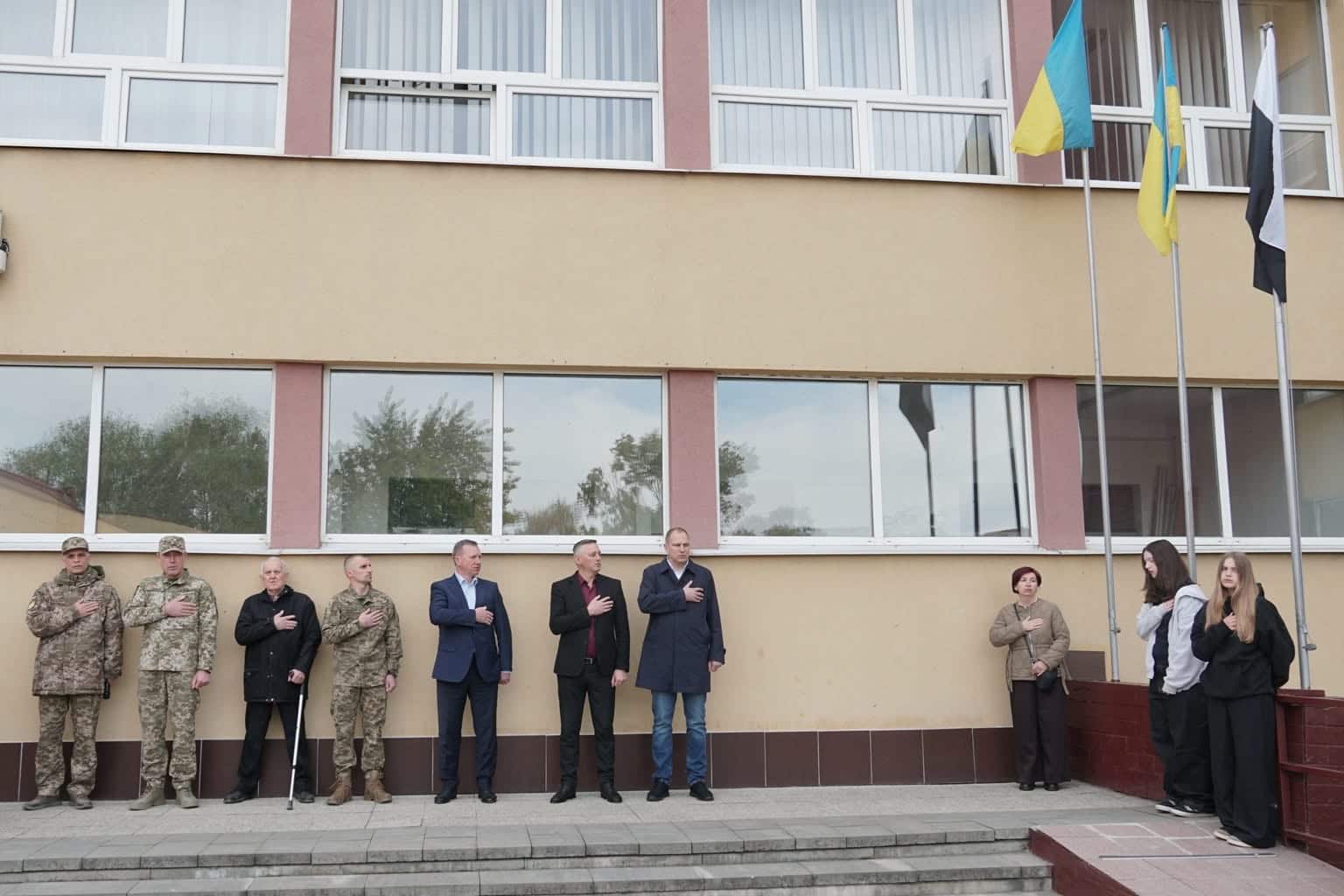 Прапор Надії підняли в Ужгородському ліцеї імені Августина Волошина 